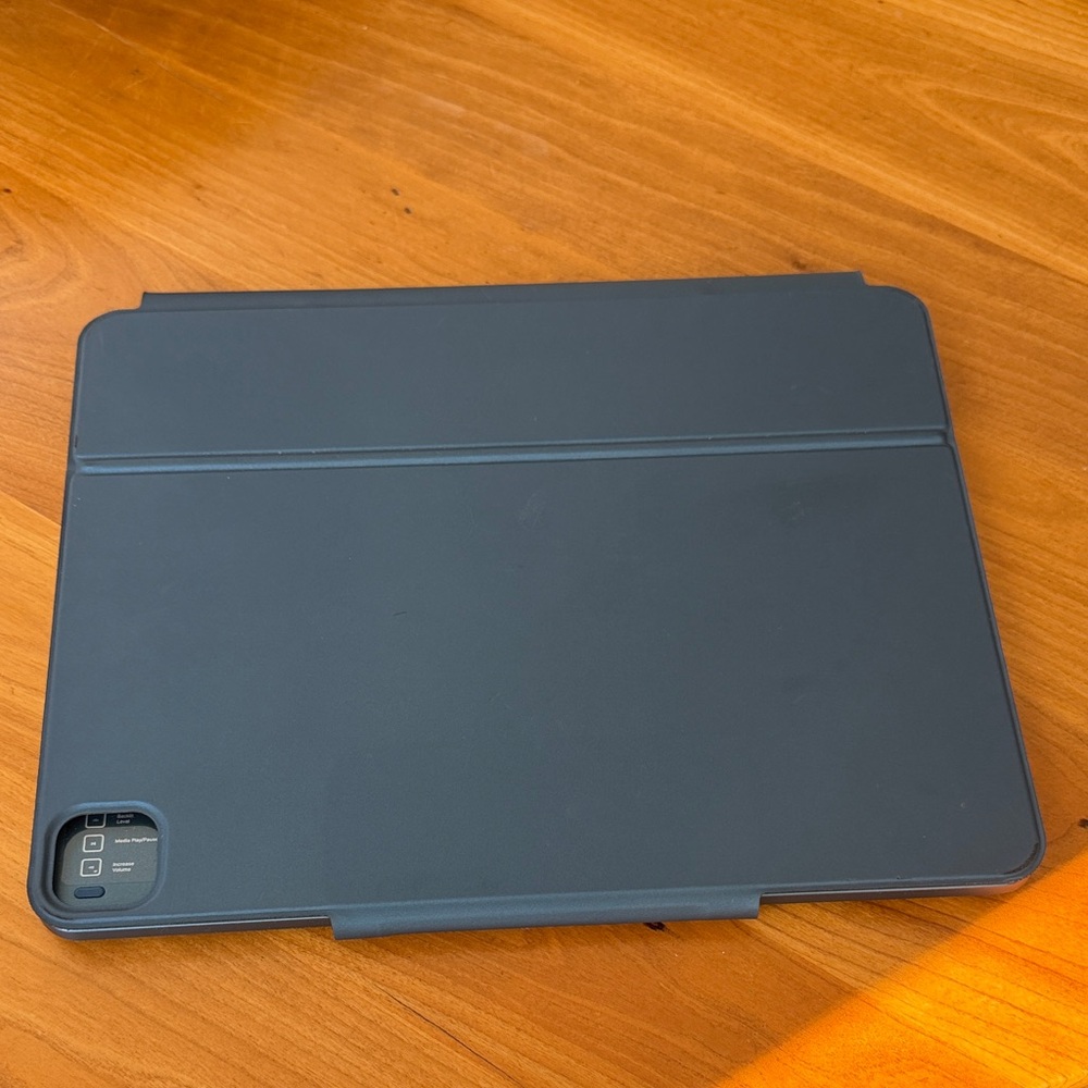 Typecase Edge Keyboard Case - Picture 7 of 9
